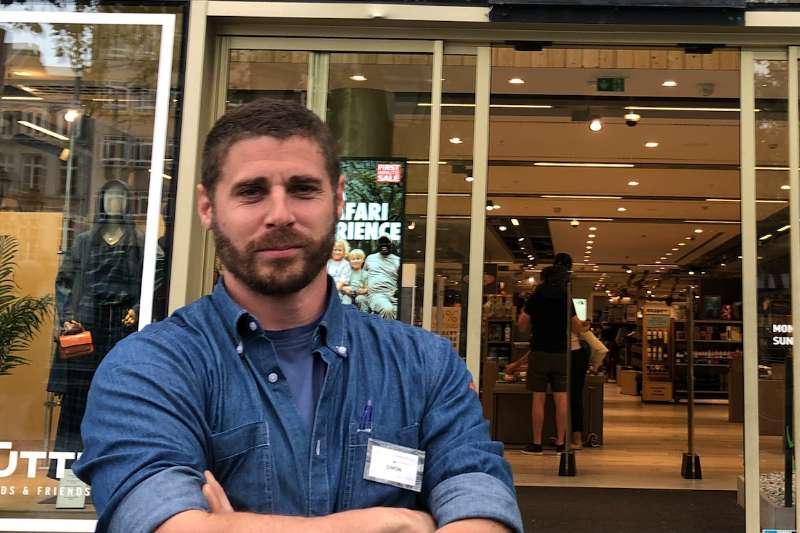 Maak kennis met Simon, Store Manager